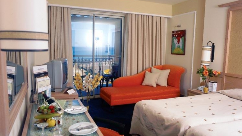 AMARA BEACH RESORT SIDE